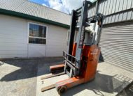 Used NISSAN Reach Truck Side View