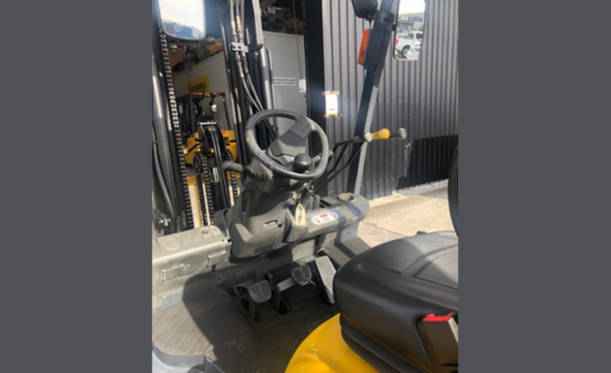 Cabin View of Pre-Owned Used TCM-FG25 Forklift for Sale